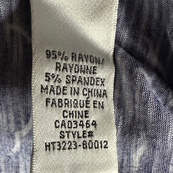 🌸Revolution by Ricki's Blue and White V-Neck Tank Top - Picture 4 of 6